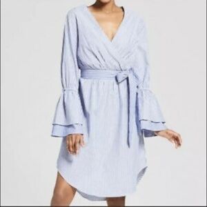 NWT Bell sleeve dress💙